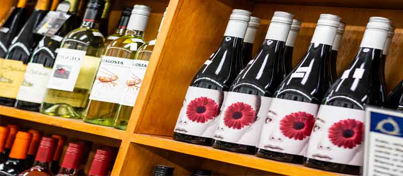 wine in wood